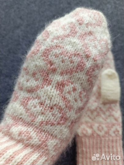 Варежки вязаные женские