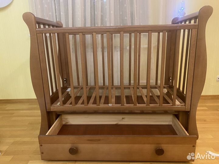 Продам кроватку гандылян массив