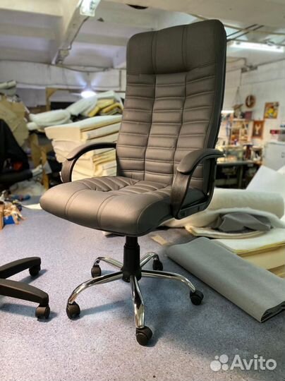 Кресло в офис