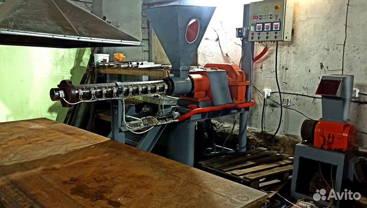 Экструдер для литья форм