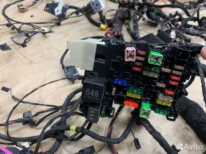 Жгут проводов салона с блоком предохранителя Skoda