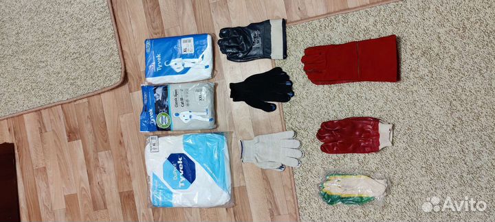 Перчатки, костюмы