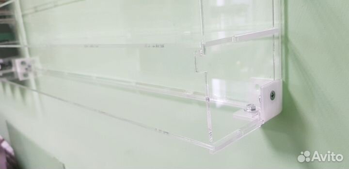 Стеллажи из оргстекла сборные прозрачные с дверкой
