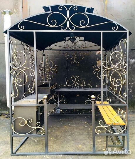 Беседка с мангалом