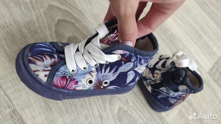 Кросовки, ботинки, тапочки