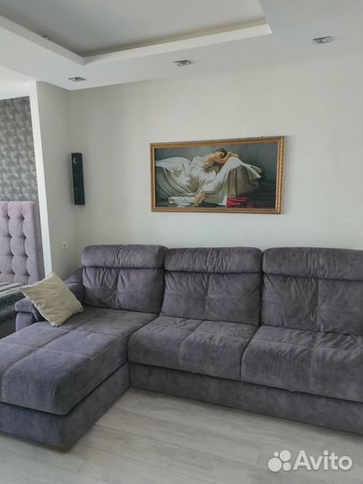 Большой угловой диван