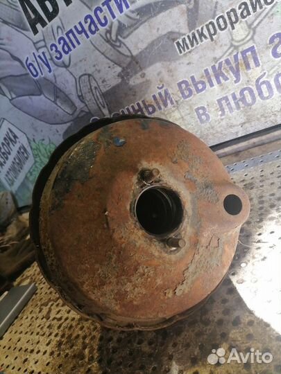 Вакуумник тормозной Opel Vectra