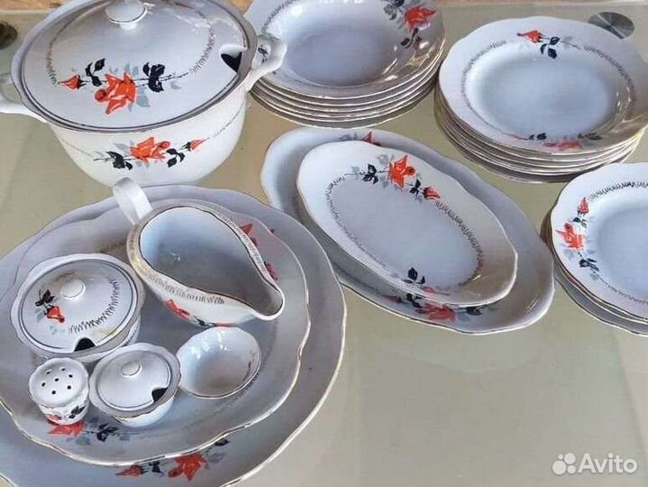 Столовый сервиз на 6 персон, 34 предмета