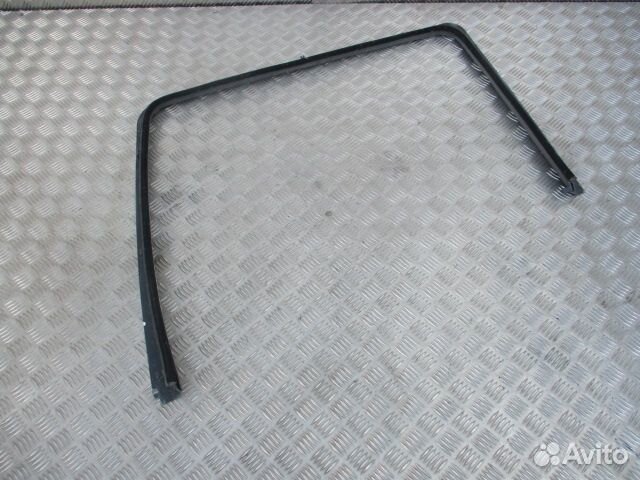 Накладка стекла двери MAN 81626300057