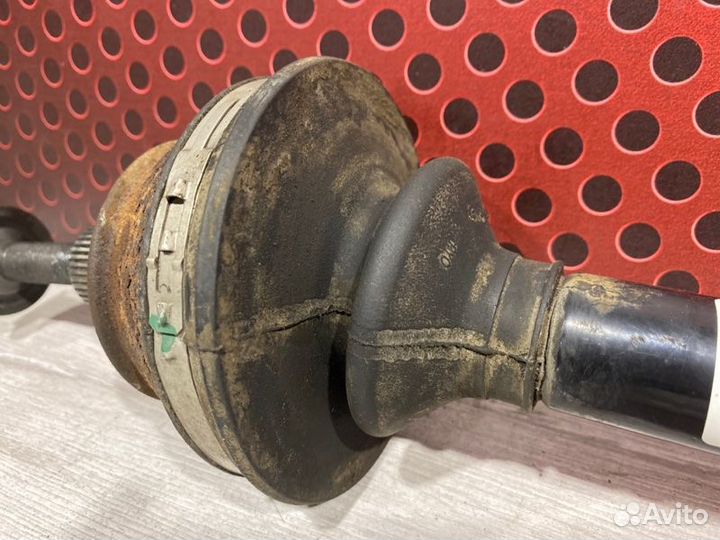 Полуось задняя (приводной вал, ШРУС) Bentley