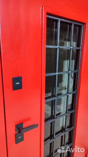 Дверь входная в дом со стеклопакетом терморазрыв