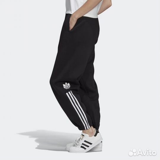 Джоггеры adidas Cuffed Pants