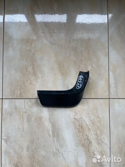 Брызговик задний правый Mitsubishi Outlander С