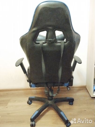 Игровое компьютерное кресло