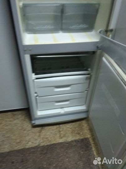 Холодильник высокий