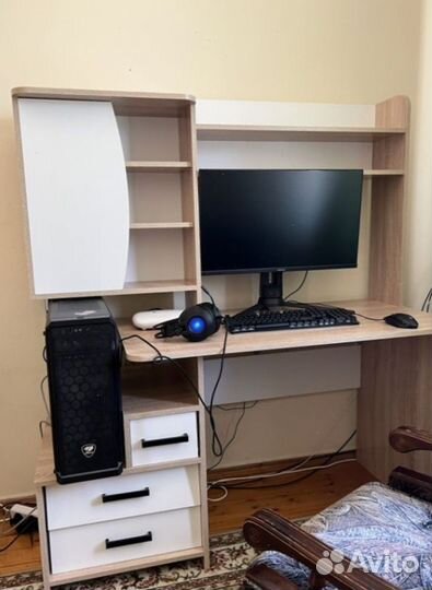 Стол компьютерный 1380 в наличии