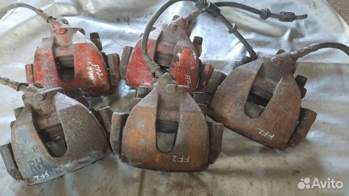 Суппорт передний Ford Focus 2 2005-2008