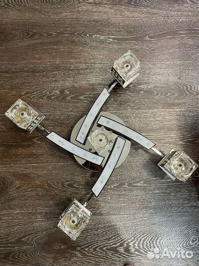 Люстра подвесная потолочная