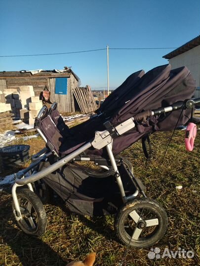 Коляска для двойни bumbleride