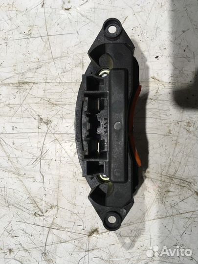 Резистор отопителя (Ford Focus)