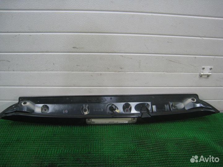 Спойлер крышки багажника Toyota RAV4 A30 2011