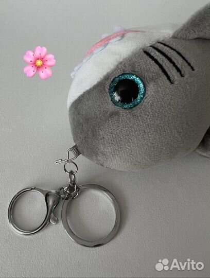 Брелок акула мягкий