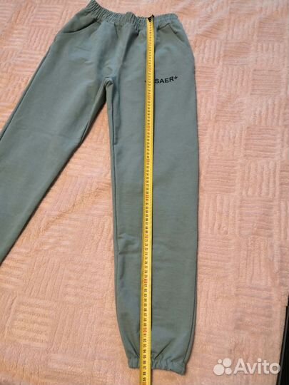 Костюм женский р.44(новый)