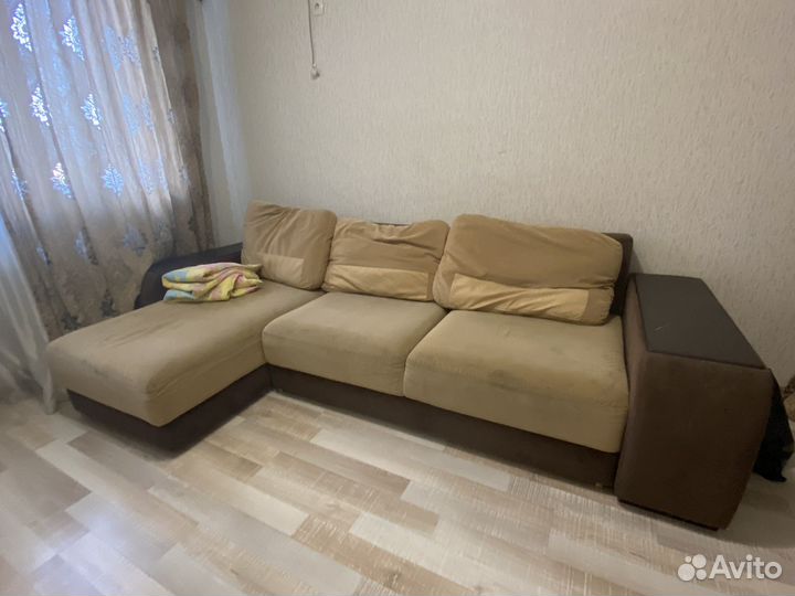 Диван