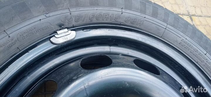 Колеса Yokohama 195/60r15 на стальных дисках