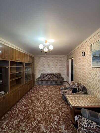 2-к. квартира, 57 м², 4/10 эт.