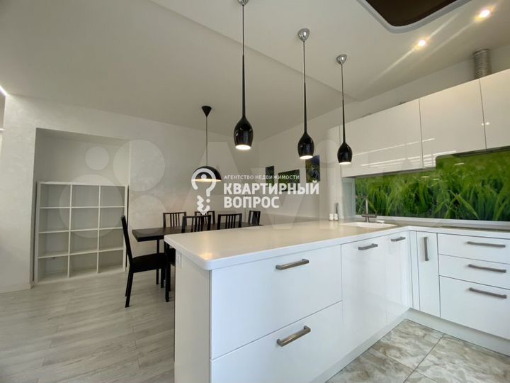 3-к. квартира, 118 м², 3/23 эт.