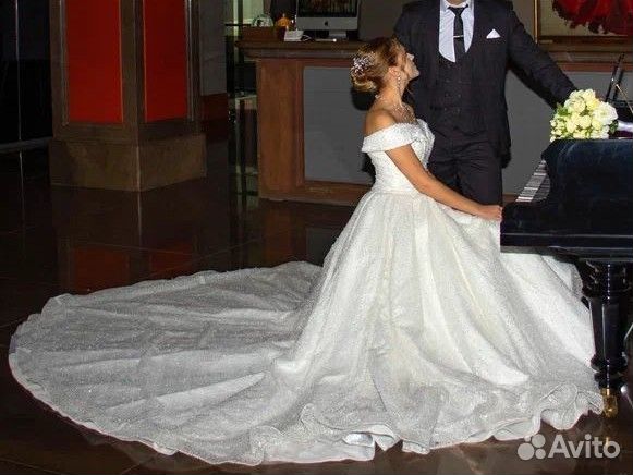 Свадебное платье 44 46 бу