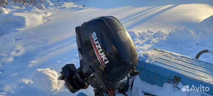 Лодка с мотором