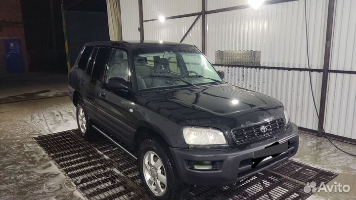 Toyota RAV4 2.0 AT, 1998, 300 000 км