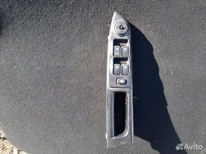 Блок управления стеклоподъемниками передний левый