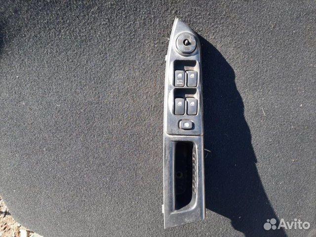 Блок управления стеклоподъемниками передний левый