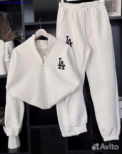 Спортивный костюм женский