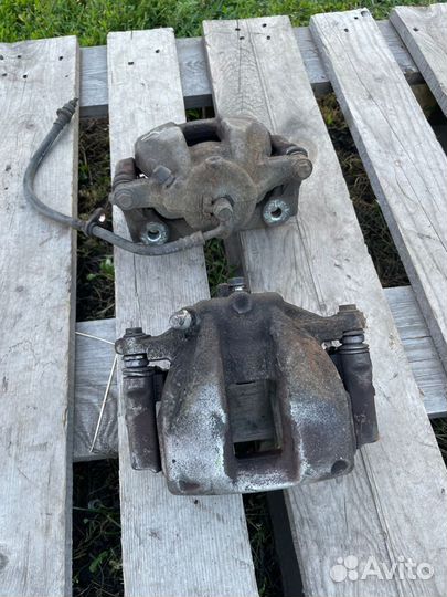 Суппорт тормозной передний Honda CR-V(RE) III