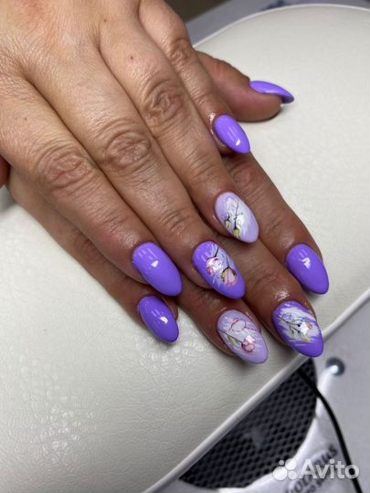 Нужна модель на маникюр наращивание ногтей