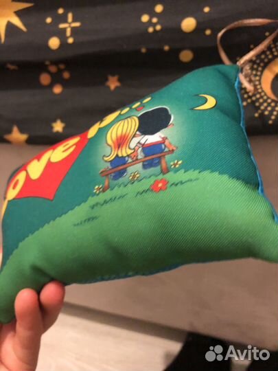 Подушка love is