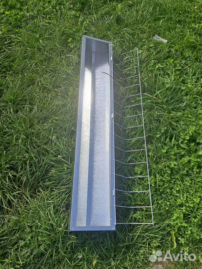 Кормушка для кур, уток, индюков, гусей