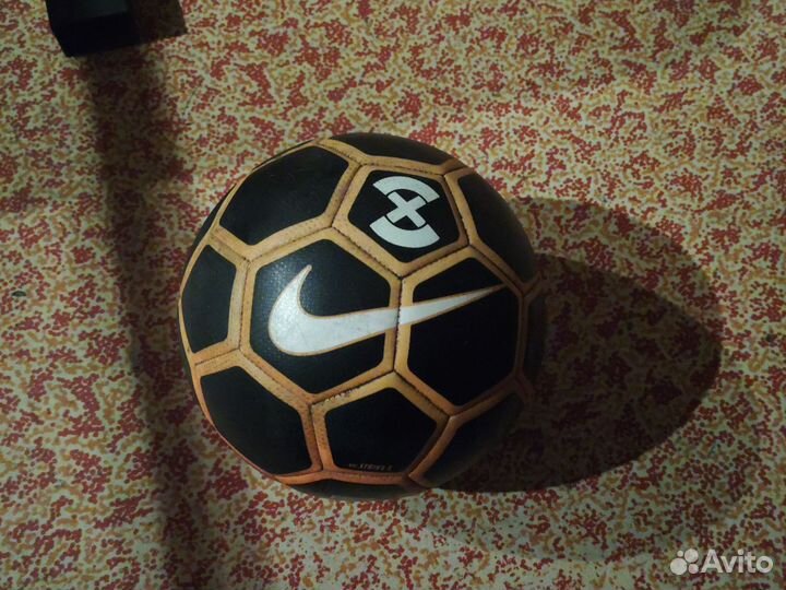 Футбольный мяч nike strike x