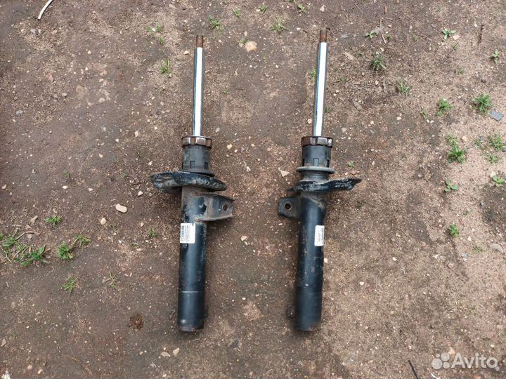 Амортизатор передний фольксваген VAG 5C0413031J