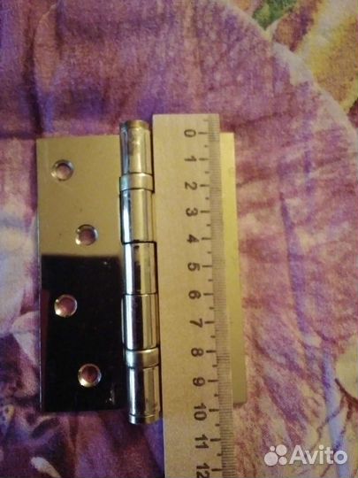 Петли на двери