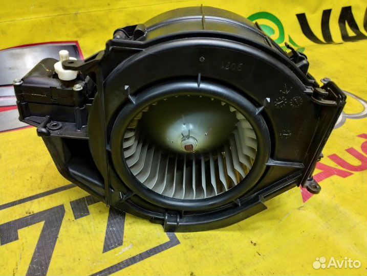 Вентилятор печки Audi A6 универсал 2.8 CCE 2009