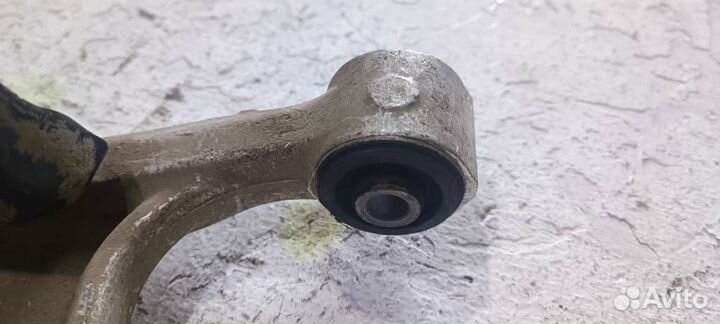 Рычаг задний верхний правый 555011CA0A