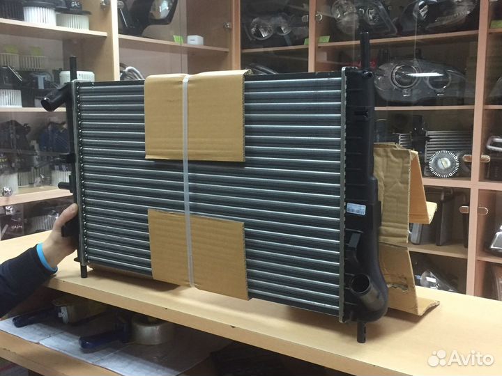 Радиатор охлаждения Форд Мондео/Ford Mondeo