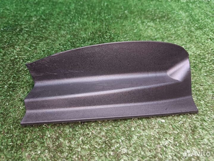 Накладка левого фонаря Nissan Almera G15