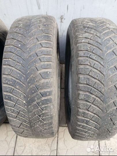 Michelin X-Ice North 4 215/60 R17