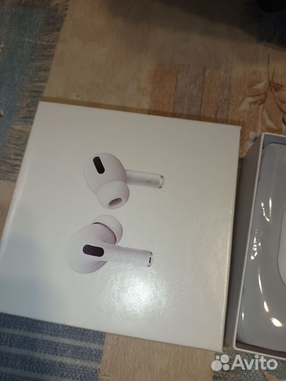 Беспроводные наушники apple airpods